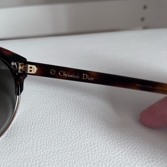 COPY - Used Dior Sideral1 sunglasses with minor scratch on one lens. - Picture 7 of 12
